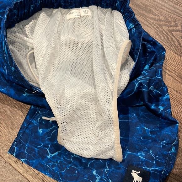 New! Sz 11-12 Abercrombie youth swim shorts - Picture 4 of 4